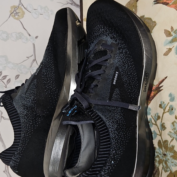 BROOKS LEVITATE 2 MENS SIZE 10 SNEAKER - Picture 7 of 11